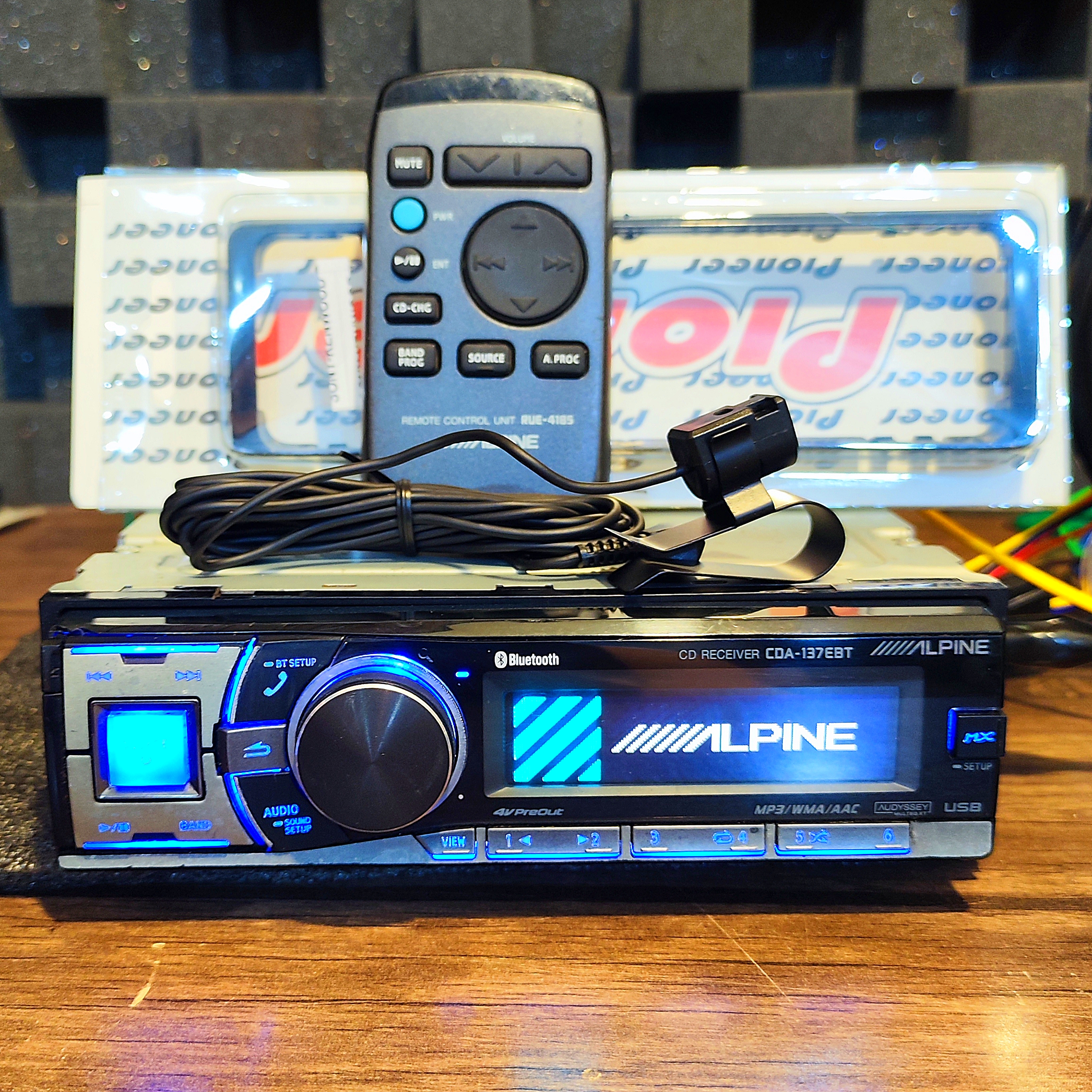 پخش ALPINE CDA-137EBT